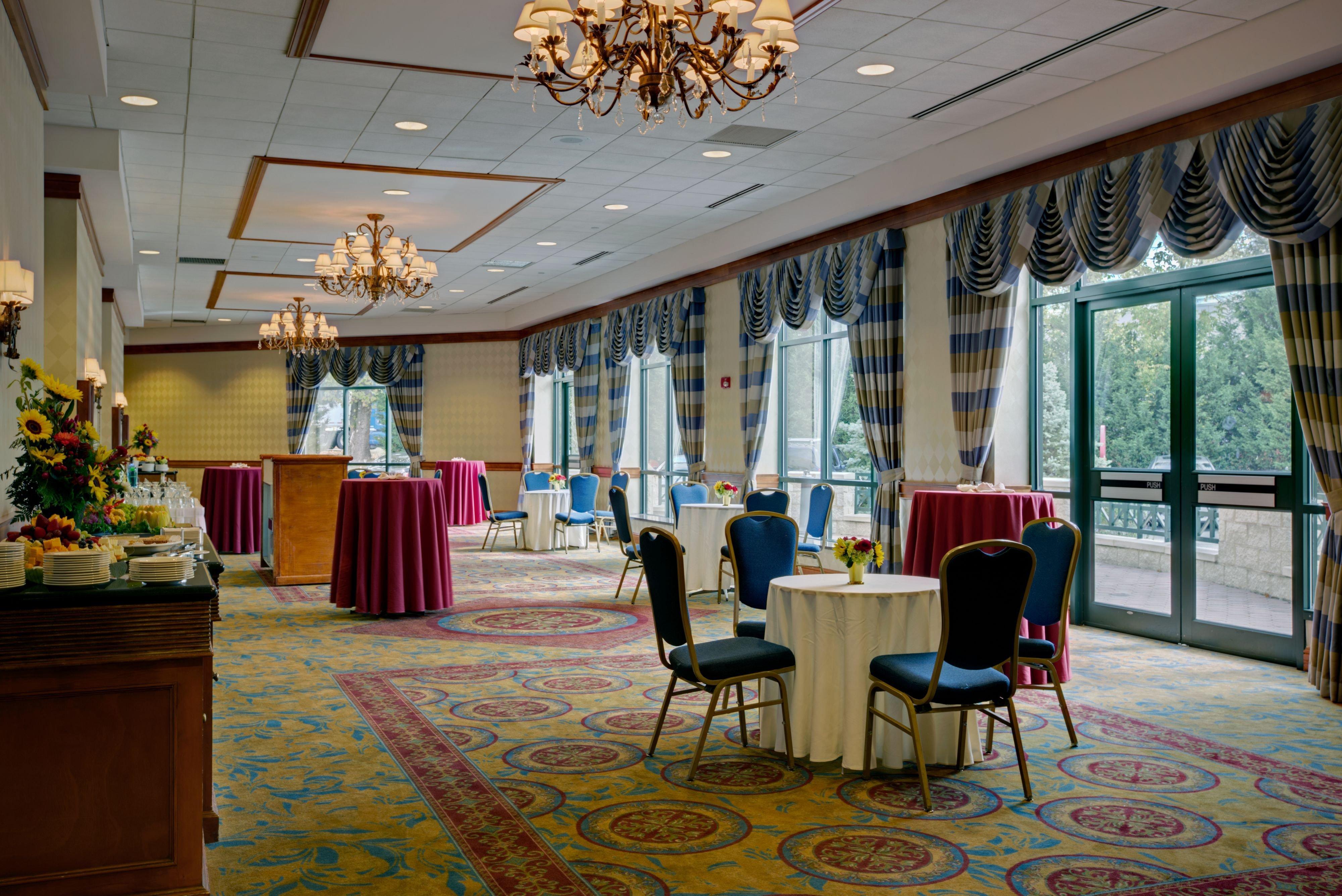 Crowne Plaza Philadelphia King Of Prussia Hotel ภายนอก รูปภาพ