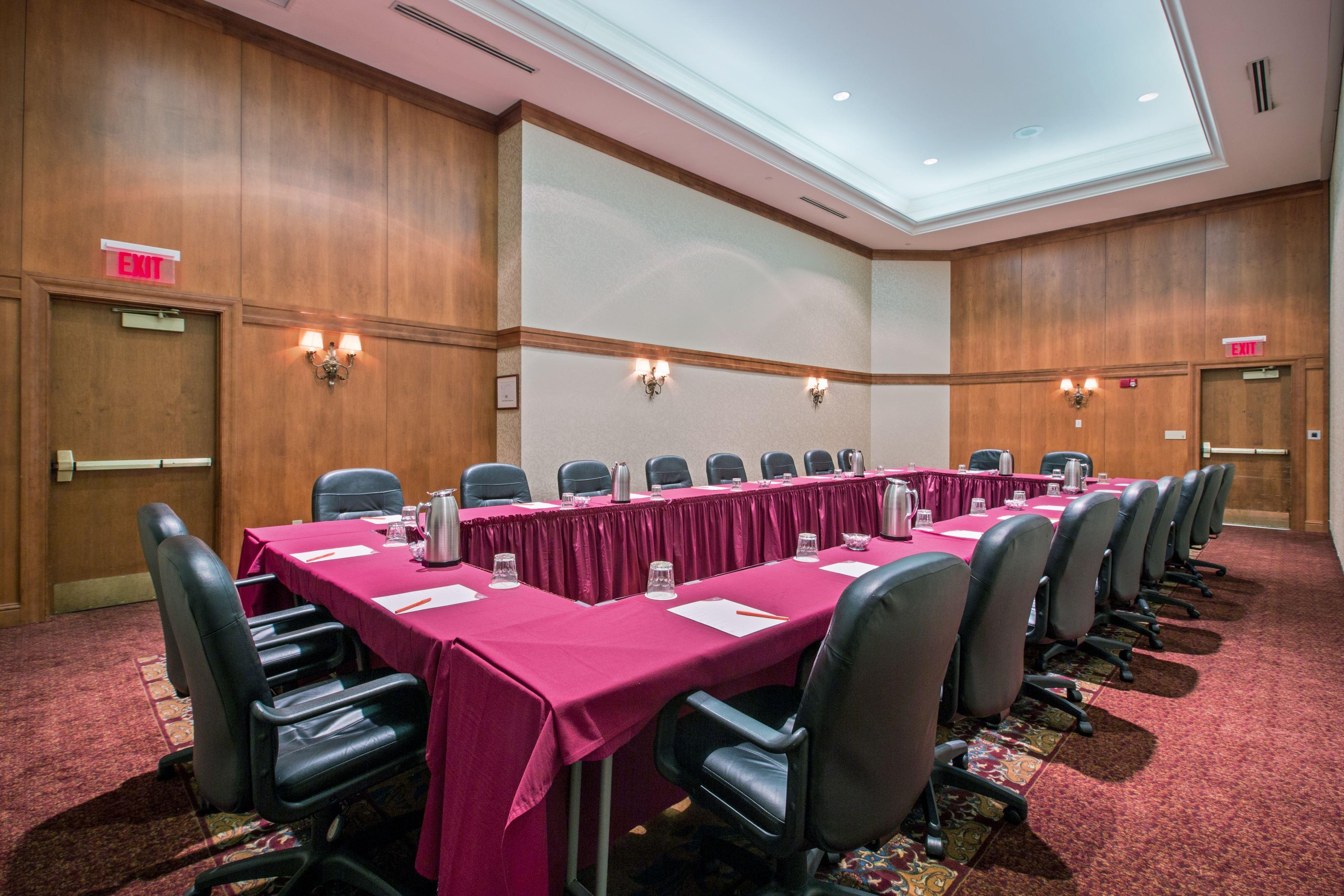 Crowne Plaza Philadelphia King Of Prussia Hotel ภายนอก รูปภาพ