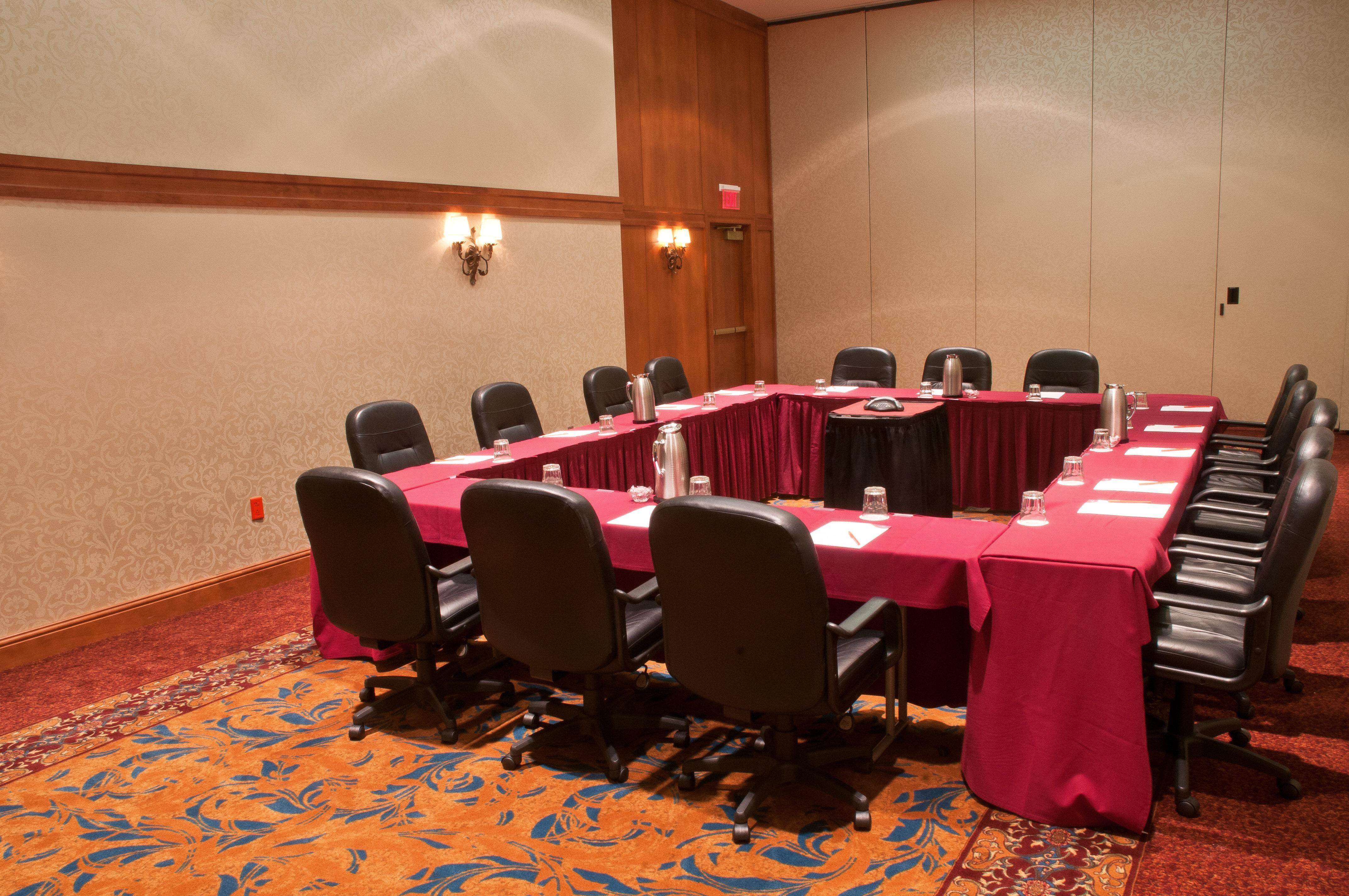 Crowne Plaza Philadelphia King Of Prussia Hotel ภายนอก รูปภาพ
